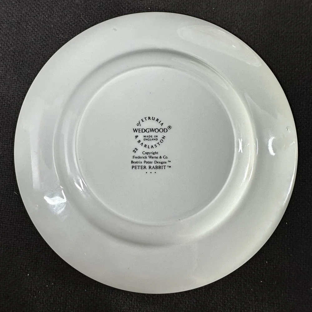 2 pc Beatrix Potter PETER RABBIT Wedgwood of Etruria & Barlaston Child Dish Set - Picture 5 of 10
